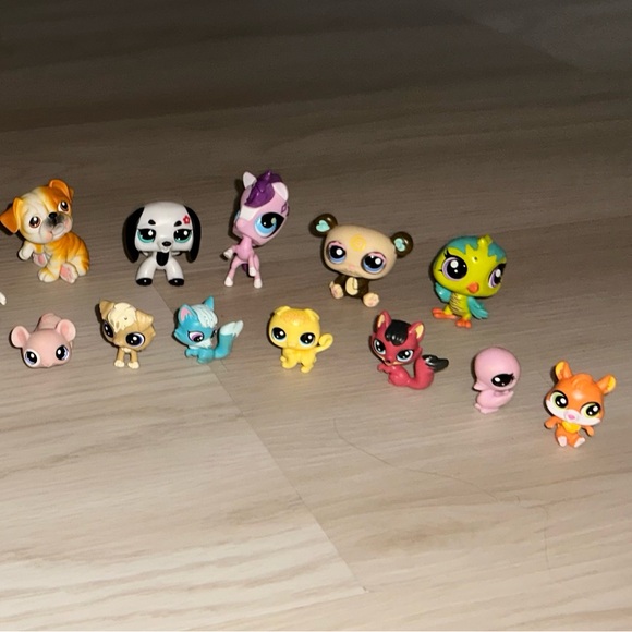 22 Littlest Pet Shop Dog Cat Bird Bear Bunny Ferret Fox Panda Mouse gator Horse - Picture 4 of 16